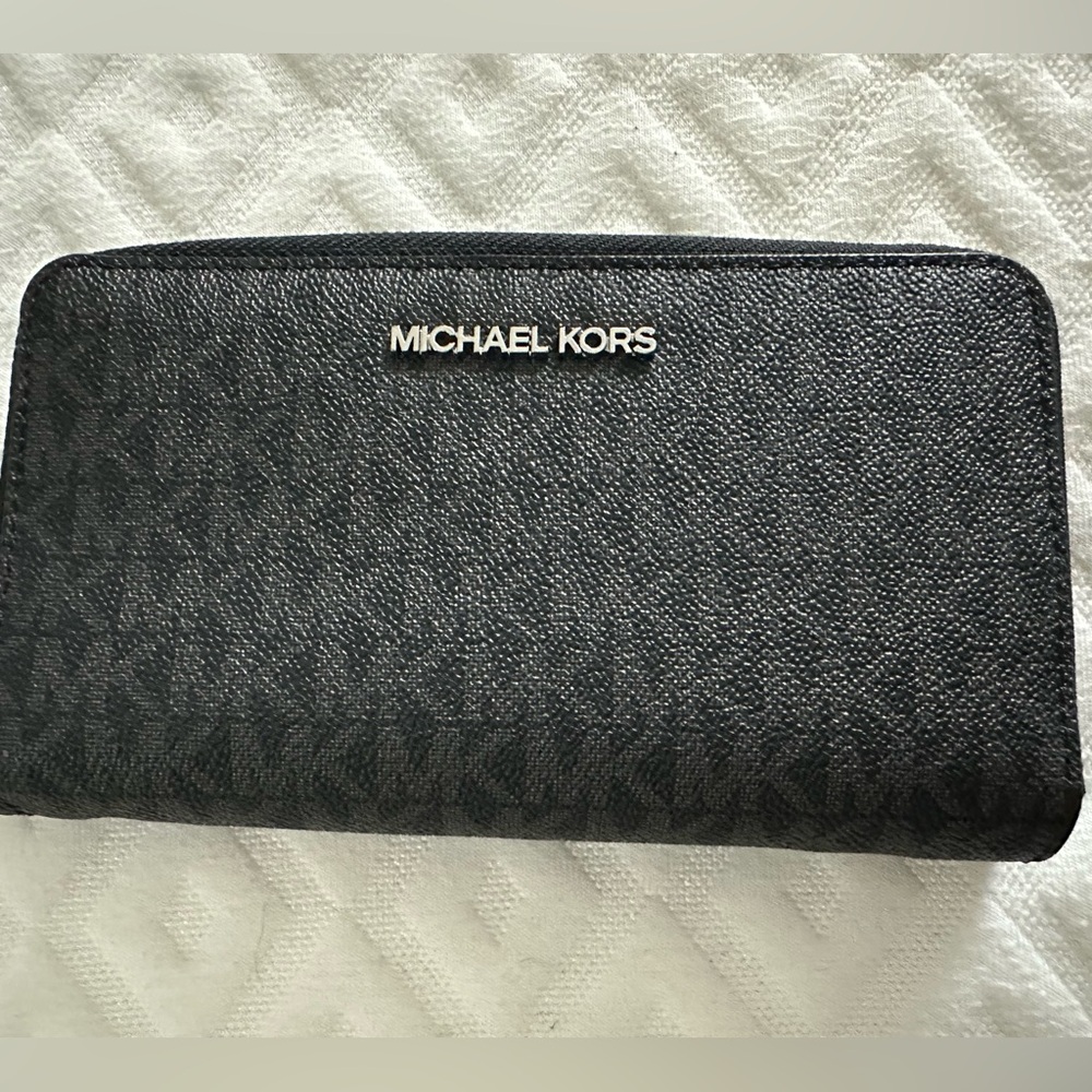 Michael Kors Wallet/Clutch